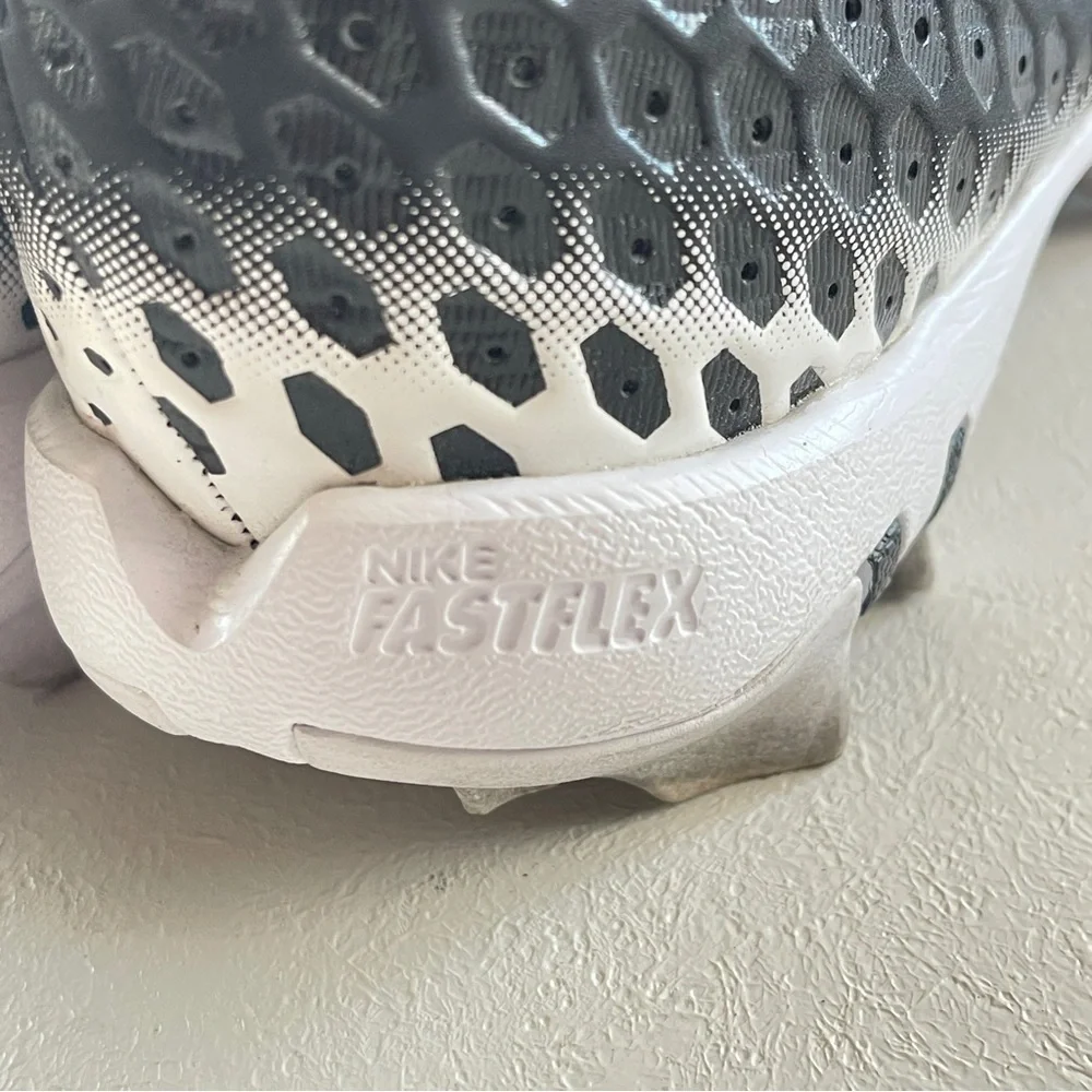 Nike Vapor Fastflex Gray and White Cleats in size 6Y
